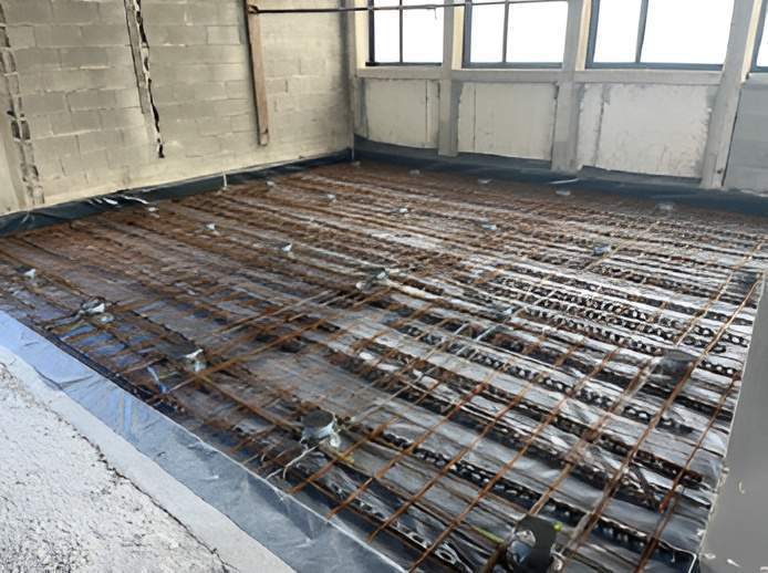 Dalle en béton avec une armature en treillis métallique