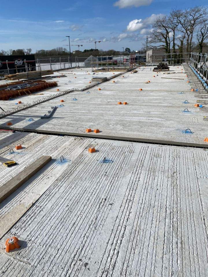 Dalles alvéolées préfabriquées